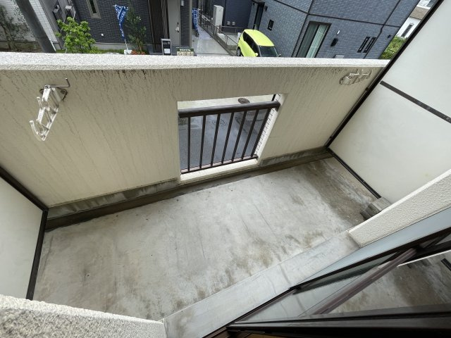 サンライズ弥永のバルコニー|お洗濯にも便利なバルコニー付き