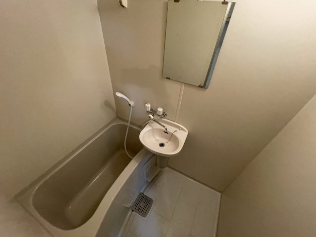 サンライズ弥永の浴室|落ち着いた空間のお風呂です