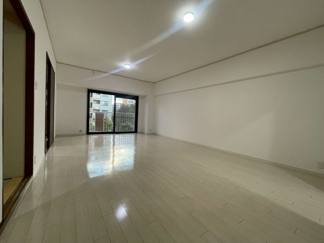 白川高層住宅11棟の居間・リビング