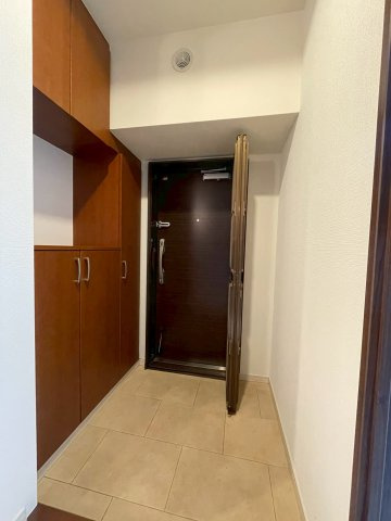 白川高層住宅11棟の玄関