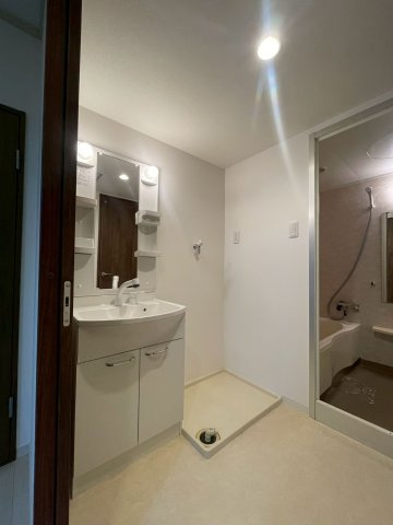 白川高層住宅11棟の洗面所