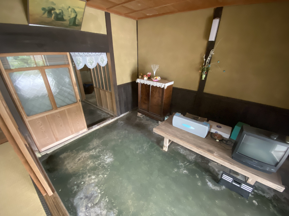 丹波市山南町上滝の中古一戸建の玄関