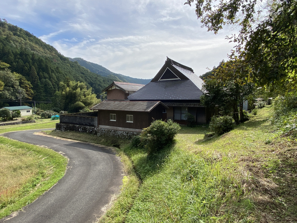 丹波市山南町上滝の中古一戸建の外観
