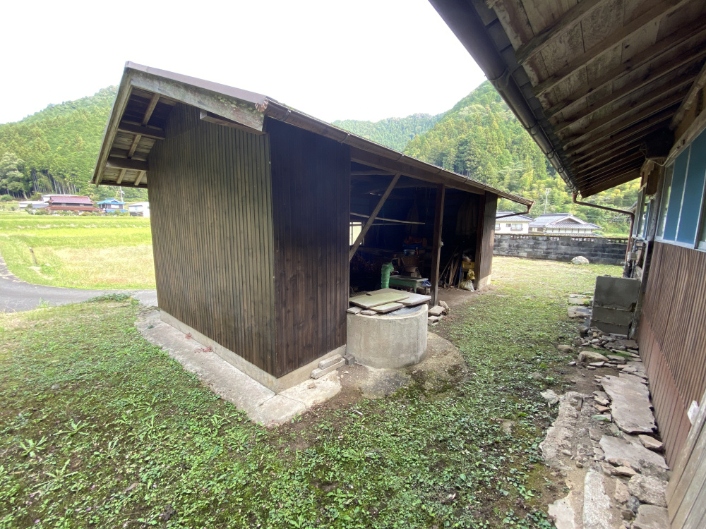 丹波市山南町上滝の中古一戸建のその他|物入れ