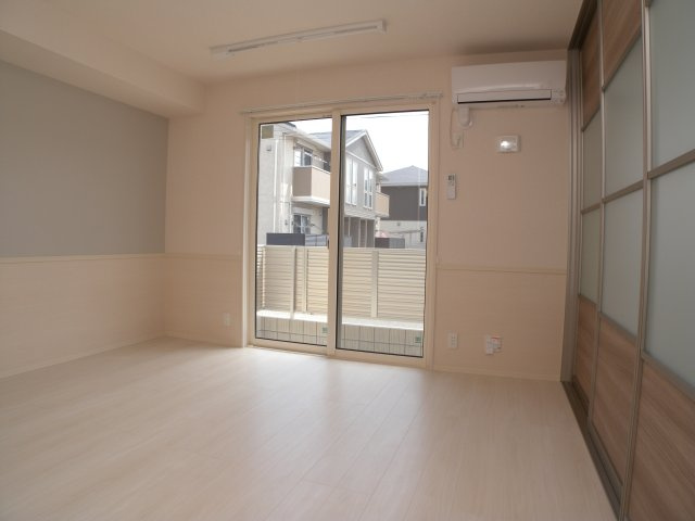 サニーコート加佐弐番館の居間・リビング