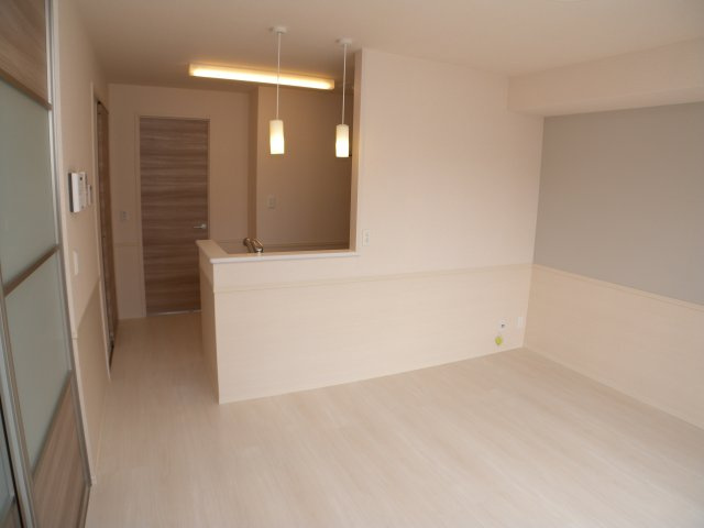 サニーコート加佐弐番館の居間・リビング