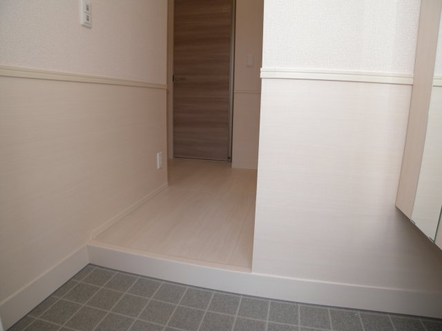 サニーコート加佐弐番館の玄関