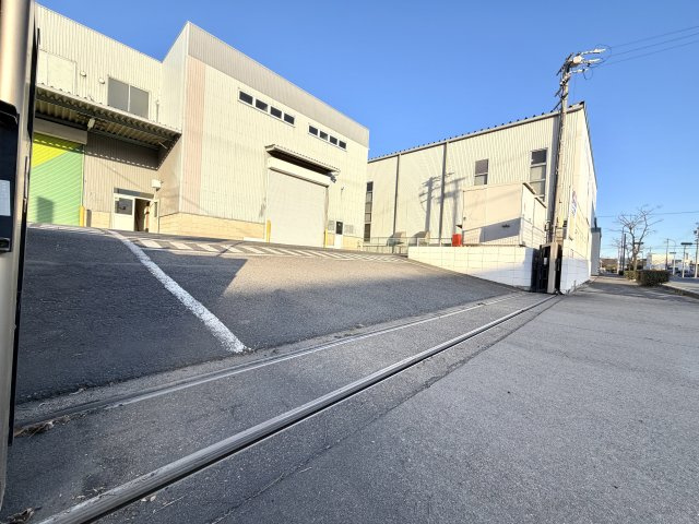 東海市浅山倉庫・工場の外観