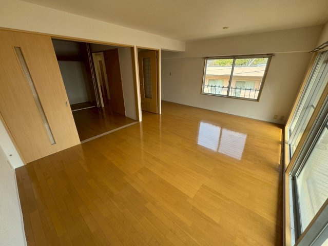 カルム緑地公園Vの居間・リビング