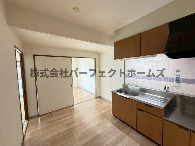 グランドヴィラ香里の居間・リビング|リビングです