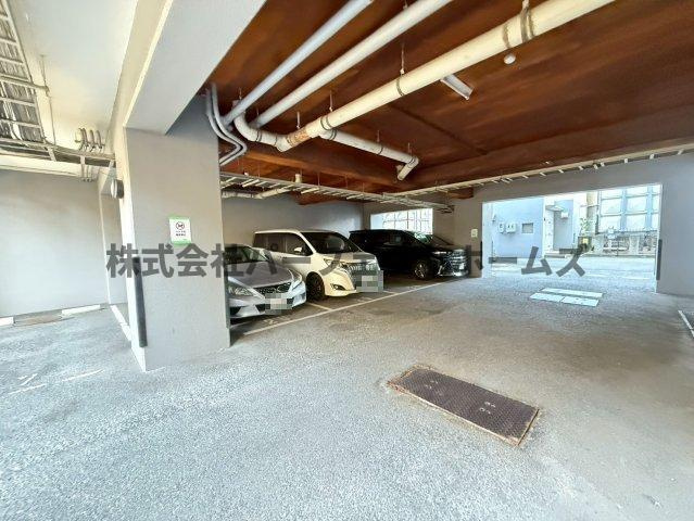 グランドヴィラ香里の駐車場|駐車場です