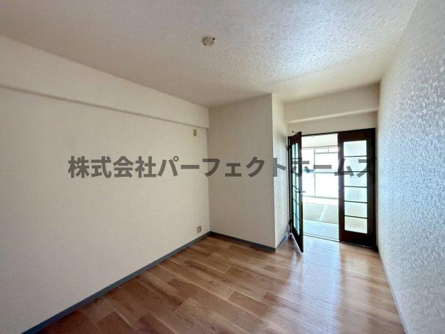 グランドヴィラ香里の洋室|ゆったりした洋室です