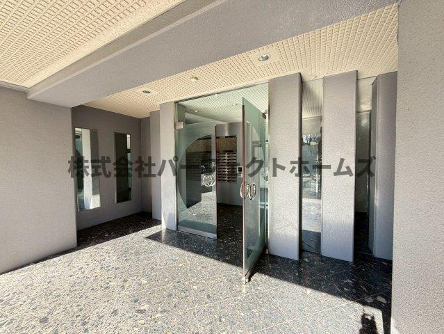 グランドヴィラ香里のエントランス|ゆとりのあるエントランスです