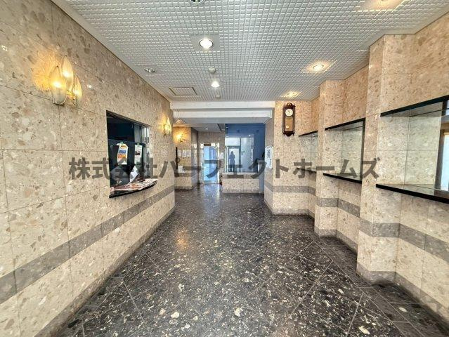 グランドヴィラ香里のロビー|毎日通るロビーはこのようになっています