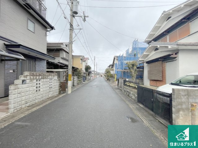 亀岡市千代川町今津　第4期　新築一戸建ての前面道路含む現地写真|周辺は落ち着いた街並みの住宅地！子育てがしやすい住環境です！まだ未完成ですが、現地でしかわからない事もございます。是非一度ご覧ください。
