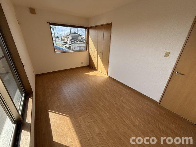 リバーサイド黒石の洋室