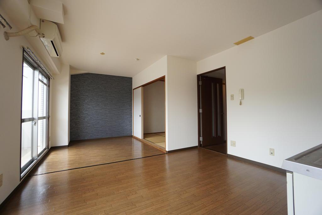 カドーロ壱番館の居間・リビング