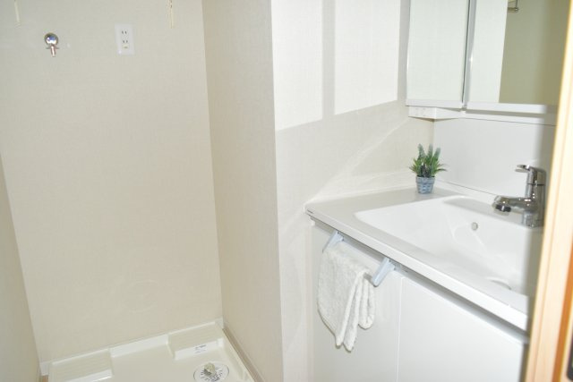 東村山市久米川町１丁目の中古マンションの独立洗面台