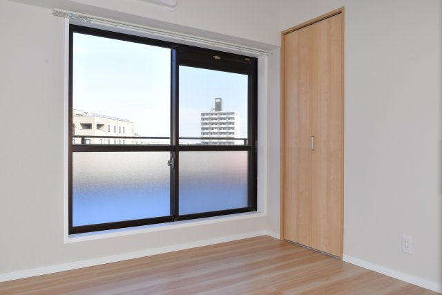 東村山市久米川町１丁目の中古マンションの洋室