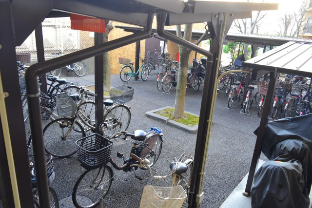 東村山市久米川町１丁目の中古マンションの駐輪場