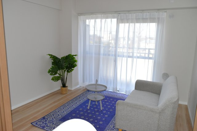 東村山市久米川町１丁目の中古マンションの居間・リビング