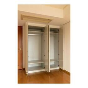 西新宿パークサイドタワーの収納