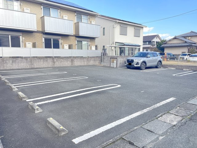 リバーサイド夕葉の駐車場