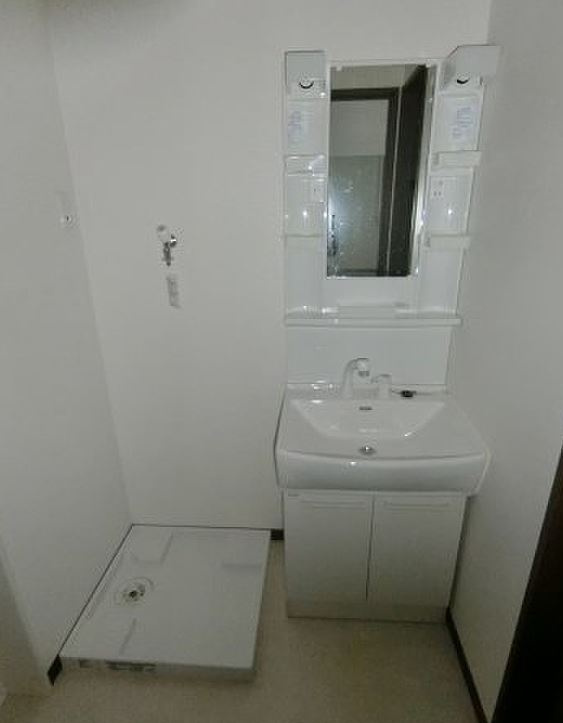 サンビレッジ府中の独立洗面台