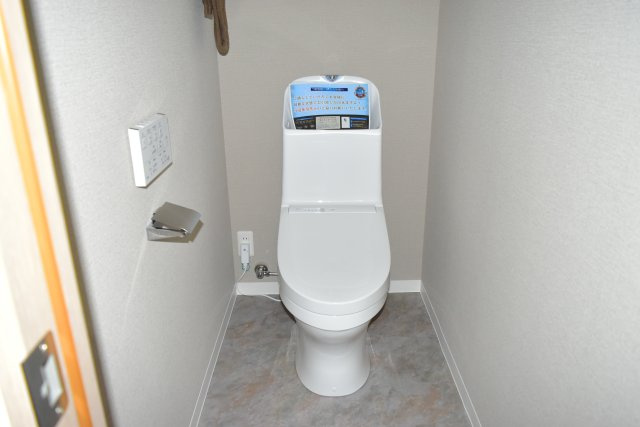 日野市落川の中古マンションのトイレ