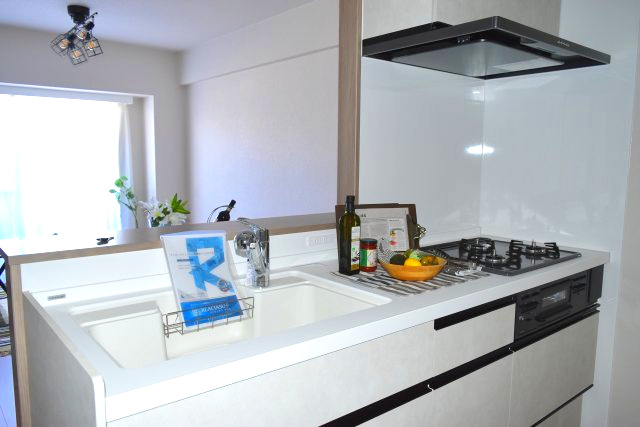 日野市落川の中古マンションのキッチン
