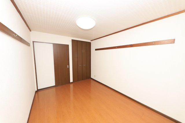 メゾンオーキスAの居間・リビング|使いやすいリビングです