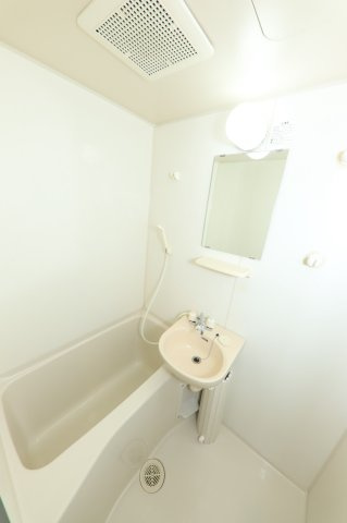 メゾンオーキスAの浴室|日々の暮らしに欠かせないお風呂です