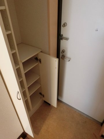 船橋市宮本２丁目の賃貸マンションの玄関