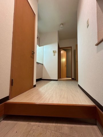 リーフジャルダン富田駅前の玄関