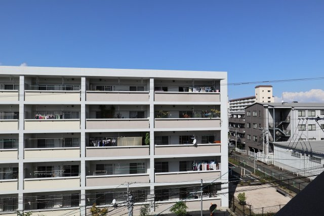 サヴォイラコートワジー　4階の展望|別号室のものです。現状優先になります。