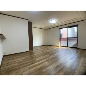 エクシード鳥羽見の居間・リビング