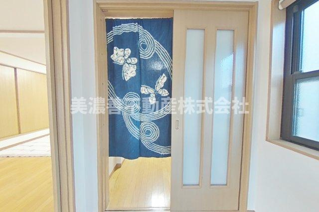 ６６２５８　大垣市歩行町中古戸建ての内装