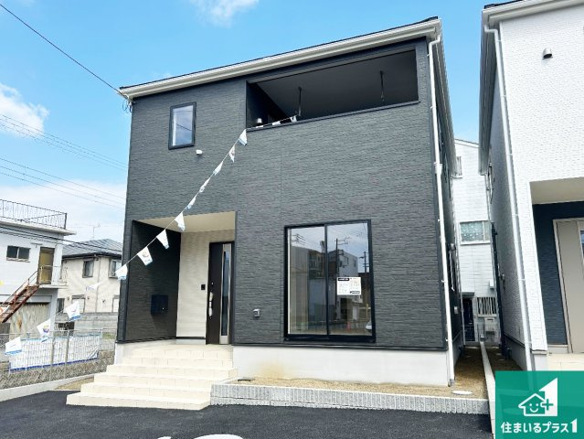 和歌山市中之島　第3期　新築一戸建ての外観|お客様に長く安心して住んでいだだける事にこだわった家づくり！住んでからのアフターサービスにもしっかりと取り組んでいます！