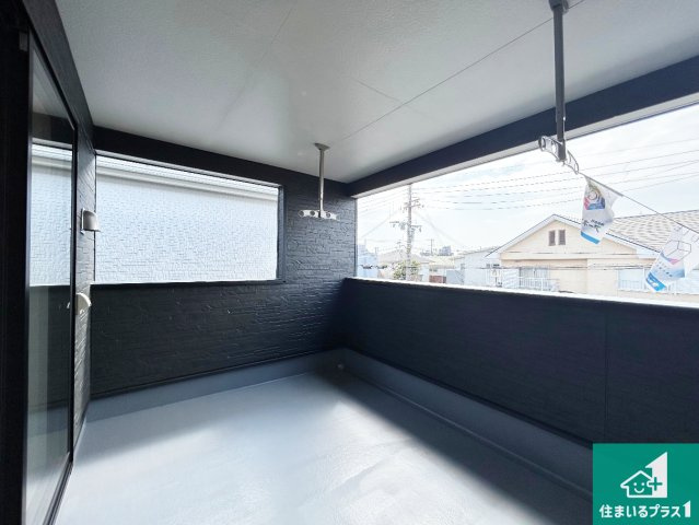 和歌山市中之島　第3期　新築一戸建てのバルコニー|ワイドバルコニーは洗濯物を干すスペースが広いのでご家族が多くても安心！
