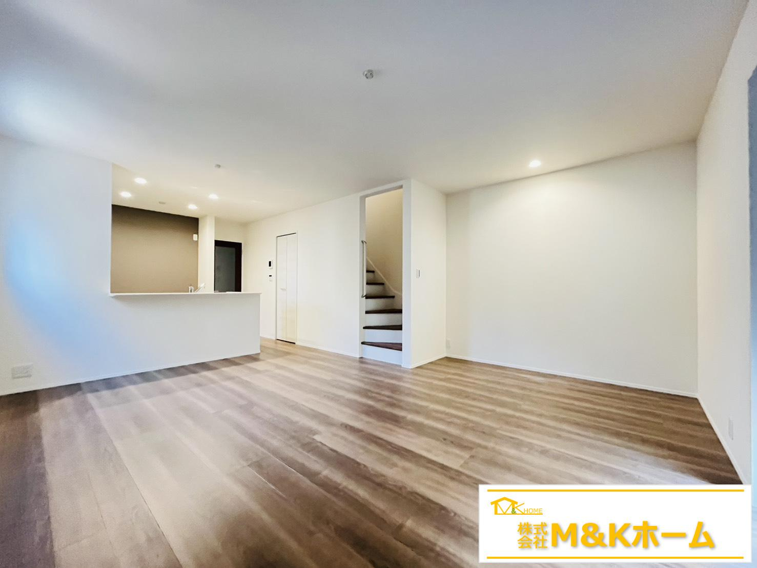 半田市北二ツ坂町2丁目　全2棟　1号棟の居間・リビング|LDK17.5帖♪