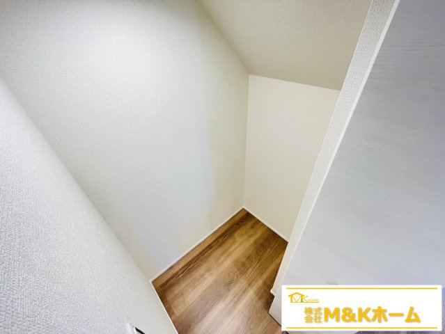 半田市北二ツ坂町2丁目　全2棟　1号棟の収納|リビングに収納があります！