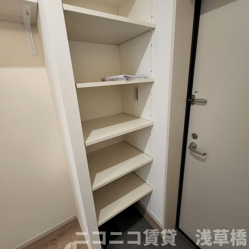 MELDIA北綾瀬Ⅴの玄関