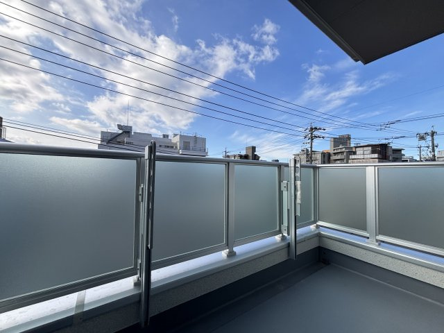 MELDIA東区徳川1521③｜名古屋市の戸建ならホームアップの設備|安心・安全の手すり付き階段