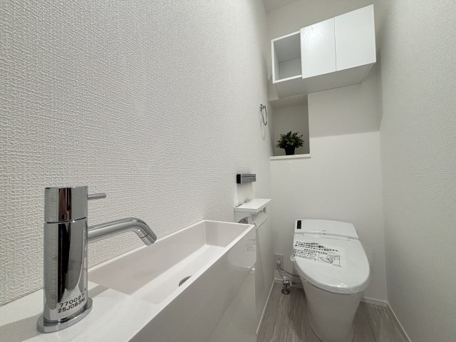 MELDIA東区徳川1521③｜名古屋市の戸建ならホームアップの玄関|靴だけでなくベビーカーやアウトドアグッズの収納に便利なSIC