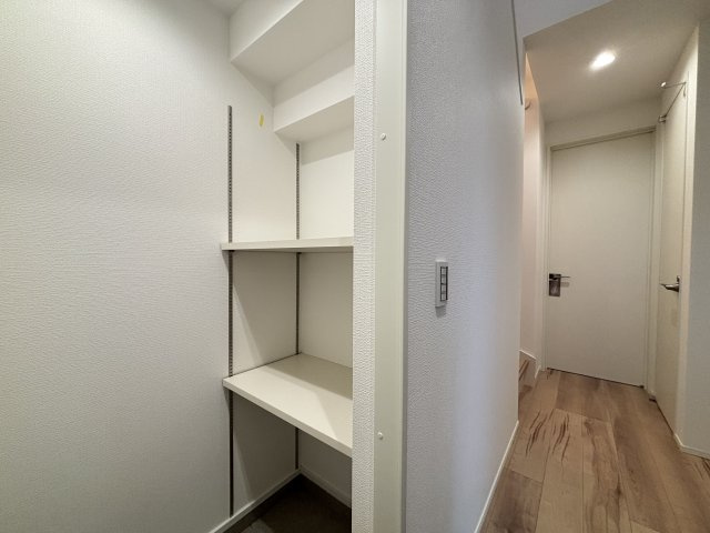 MELDIA東区徳川1521③｜名古屋市の戸建ならホームアップの洋室|２面採光の日当りの良い洋室