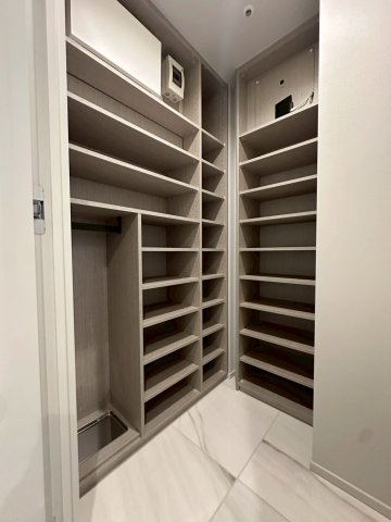 三田ガーデンヒルズの収納|シューズクローク
