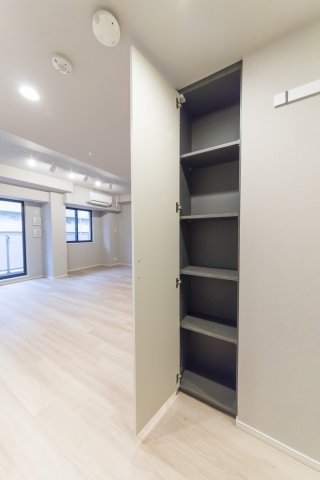 プラウドフラット渋谷富ヶ谷の収納|専用の収納スペースです