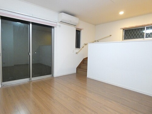 横浜市中区池袋戸建のその他|洋室１０．６帖（内装前）