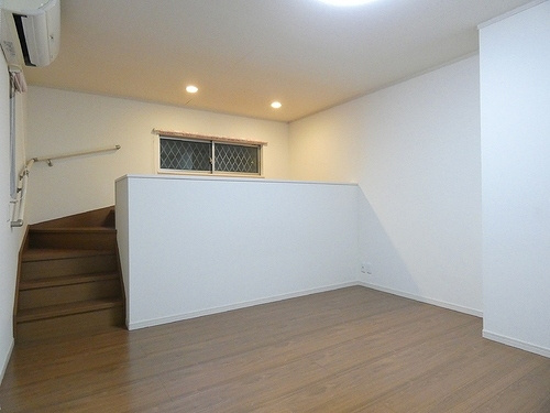 横浜市中区池袋戸建のその他|洋室１０．６帖・別角度（内装前）