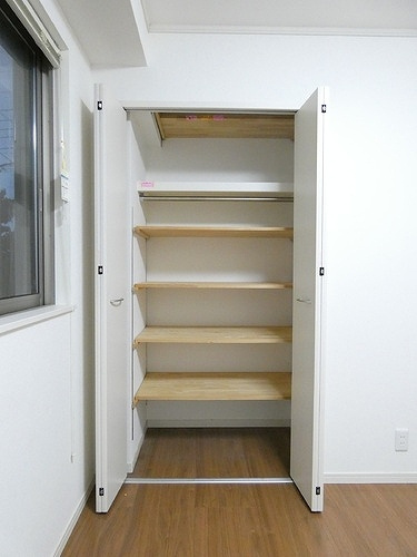 横浜市中区池袋戸建の収納|洋室５．０畳・クロゼット（内装前）